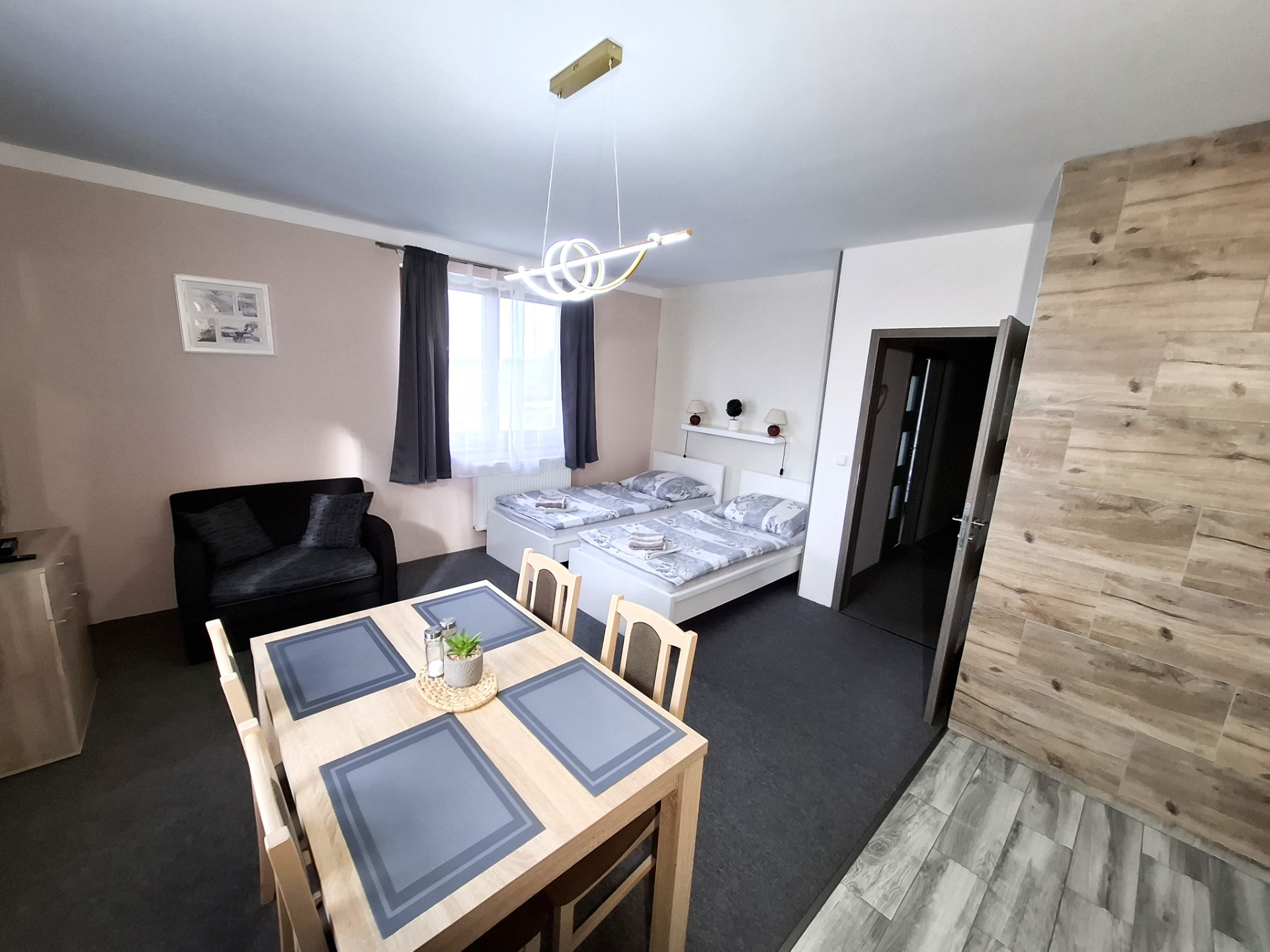 č.2 apartmán čtyřlůžkový s ložnicí